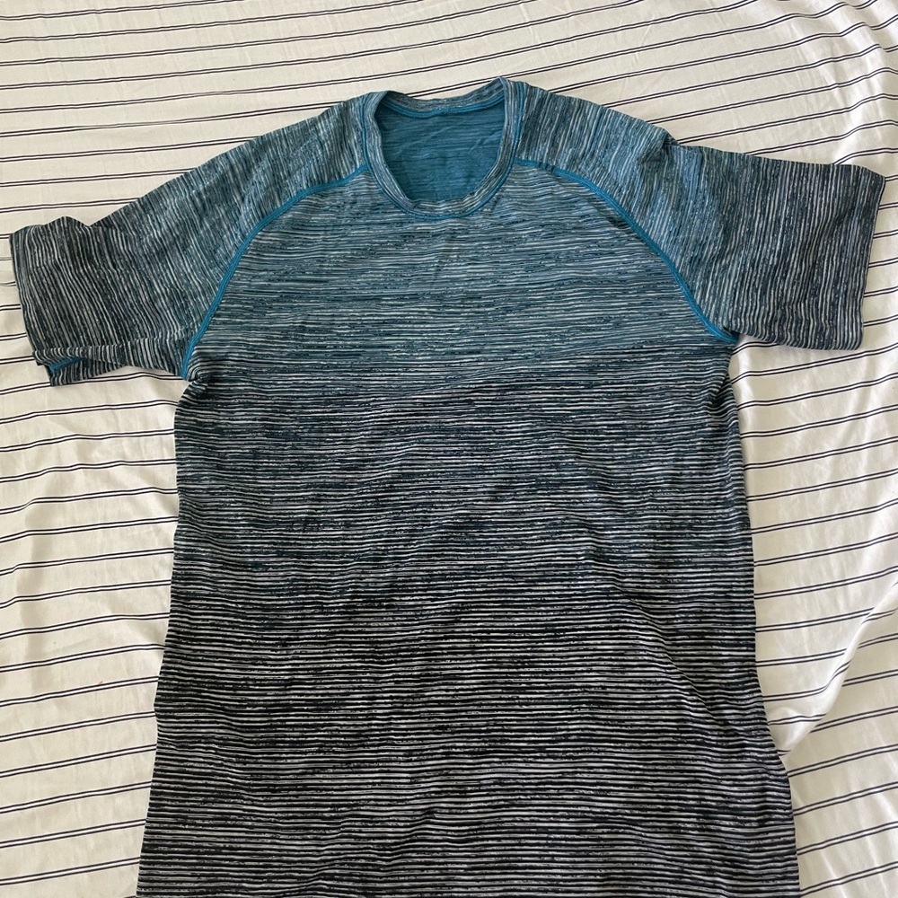 Lululemon MVT Medium T-shirt